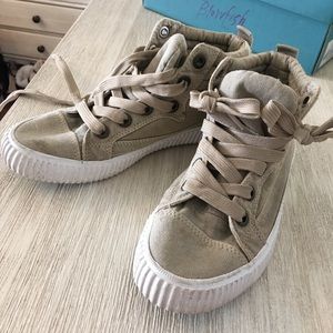 Blowfish crawler shoe